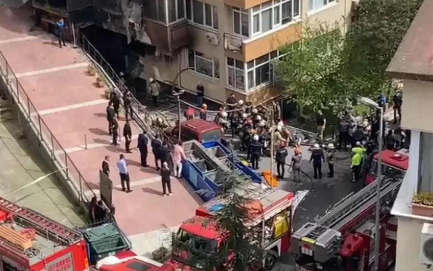 Son dakika! Şişli'de 16 katlı binada yangın faciası! 3 kişi hayatını kaybetti, yaralılar var - Yaşam Haberleri - Google Chrome 2.04.2024 14_41_06-i660bed4b6be00.png